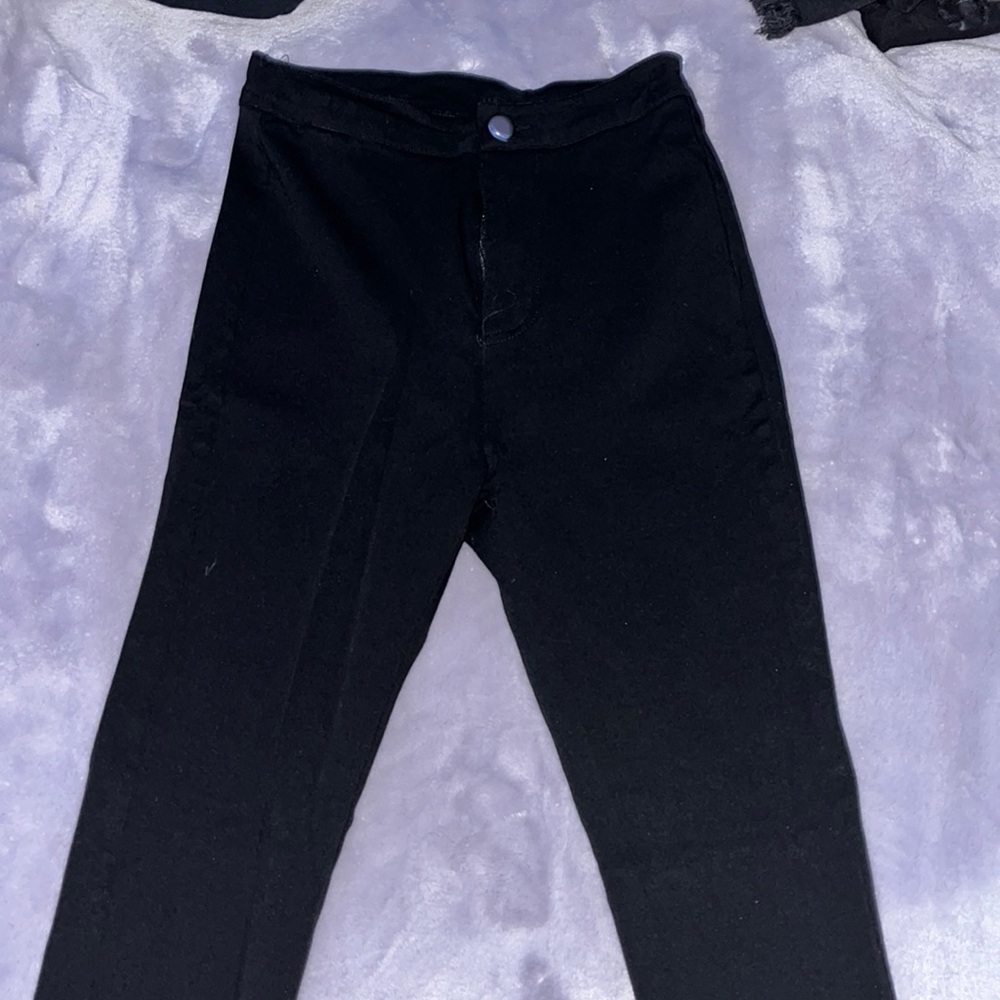 Simple Black Jeans 🖤